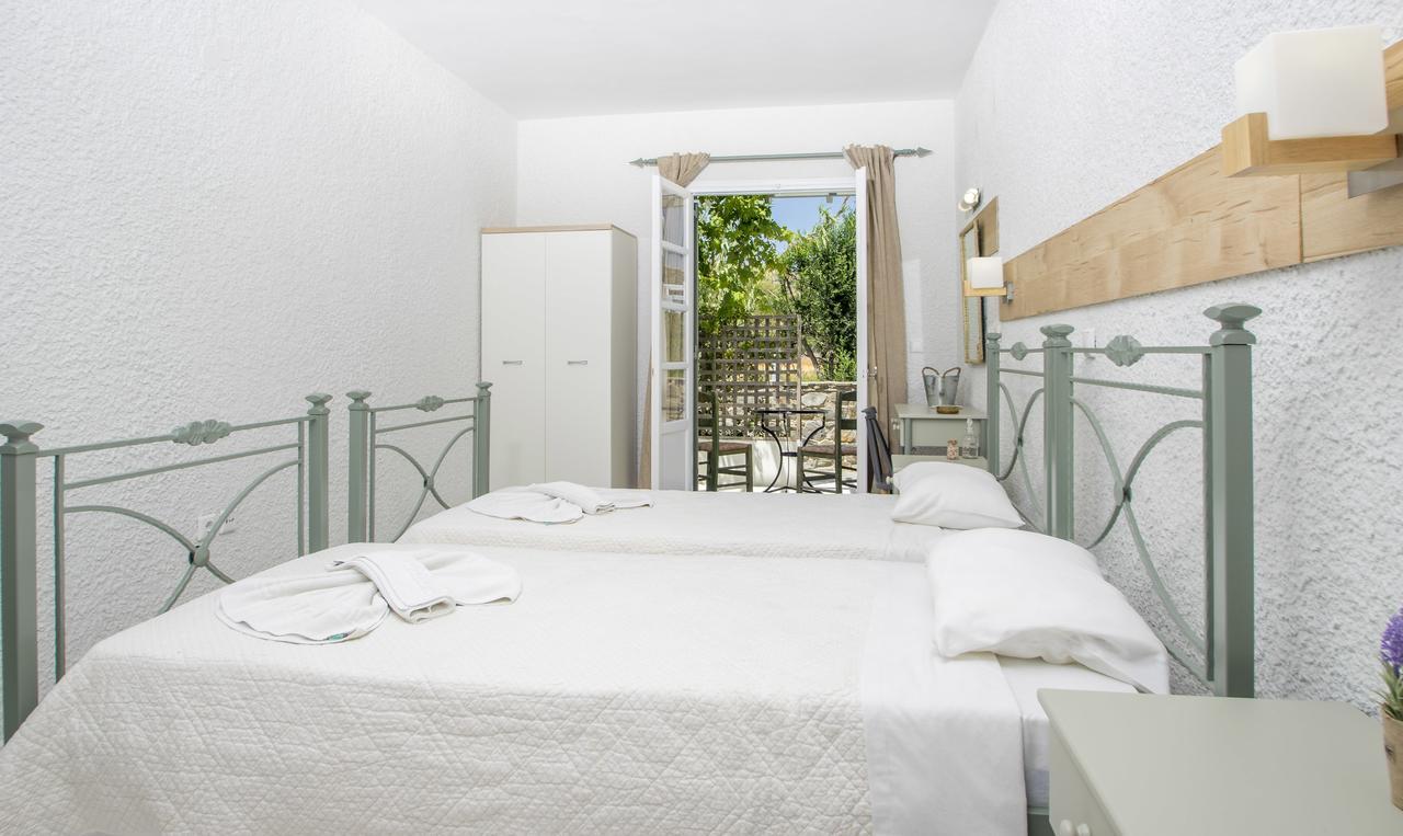 Syros Inn Galissas Exterior photo